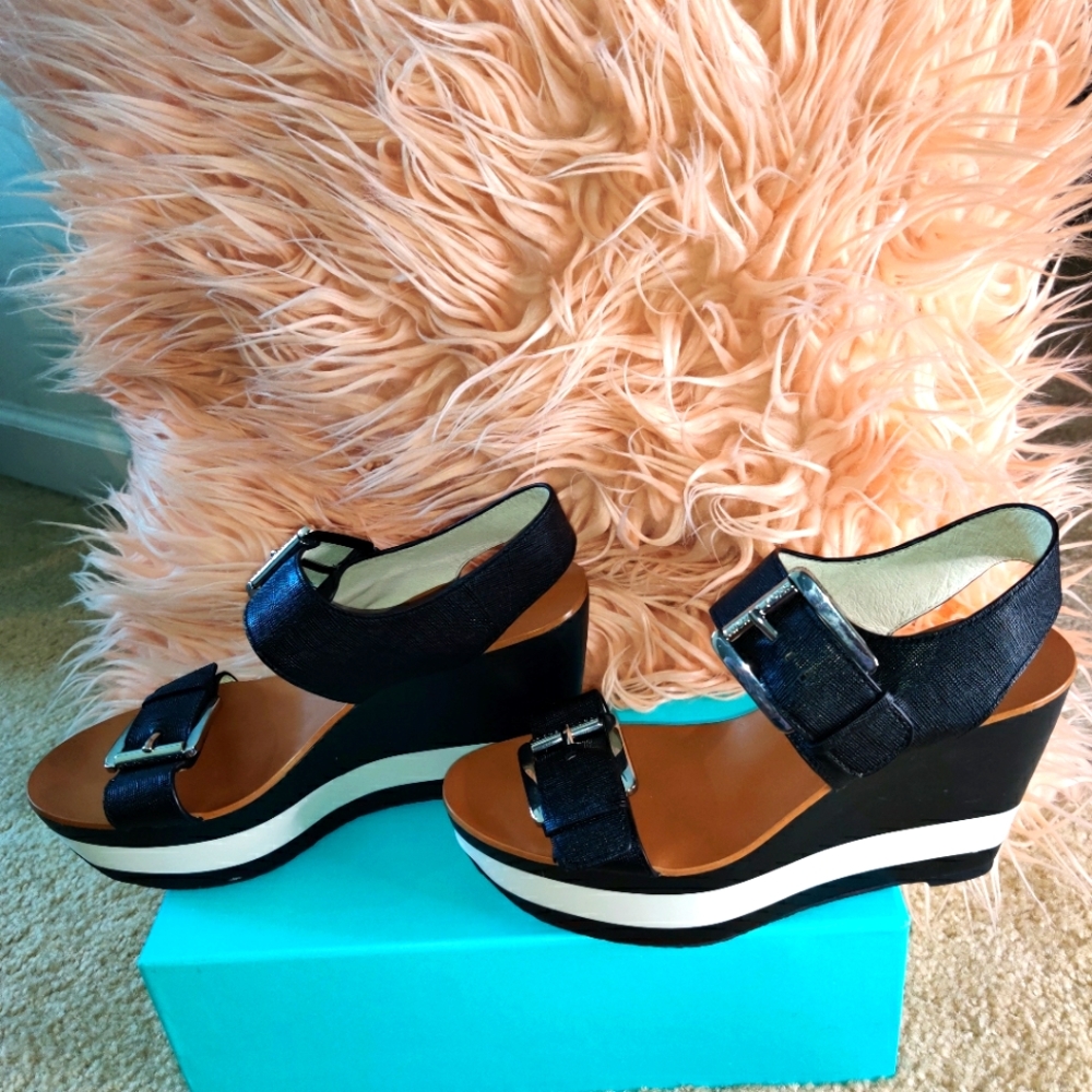 Cute Black Wedge